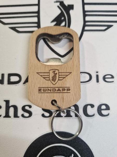 Schlüsselanhänger Buche / Edelstahl Flaschenöffner mit gelaserten Emblem beidseitige Lasergravur